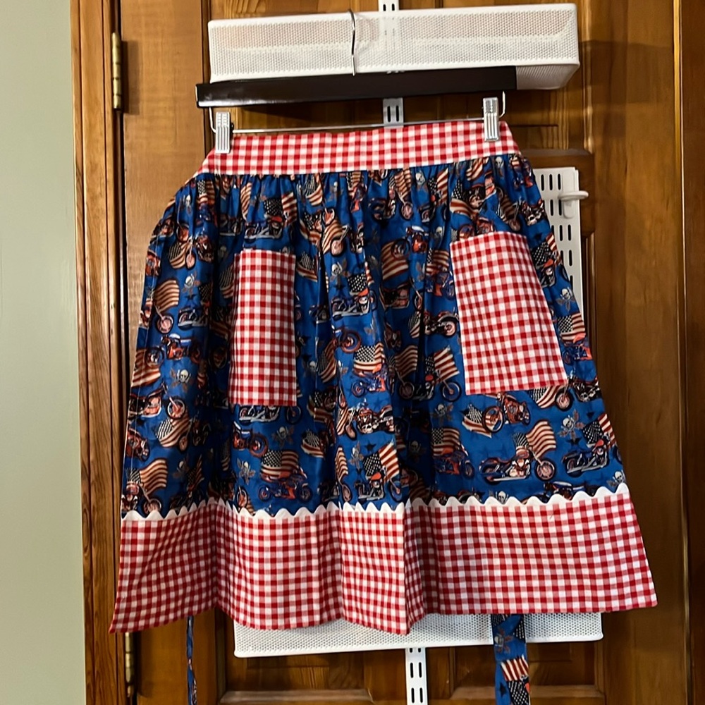 Vintage Style/Retro Style Handmade Apron One Size Fits Most - NEW Americana Moto